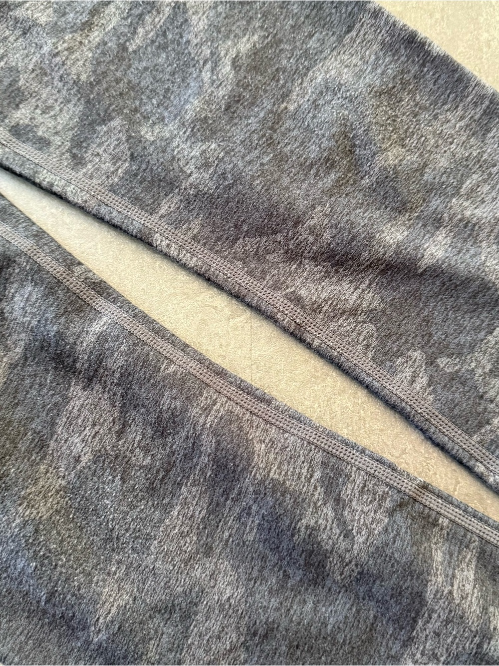 Vuori Clean Elevation Charcoal Camo High-Waist Seamless Leggings - Picture 6 of 6